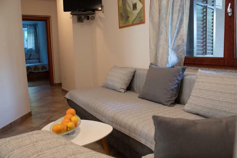 Apartment Katia Pula Bagian luar foto