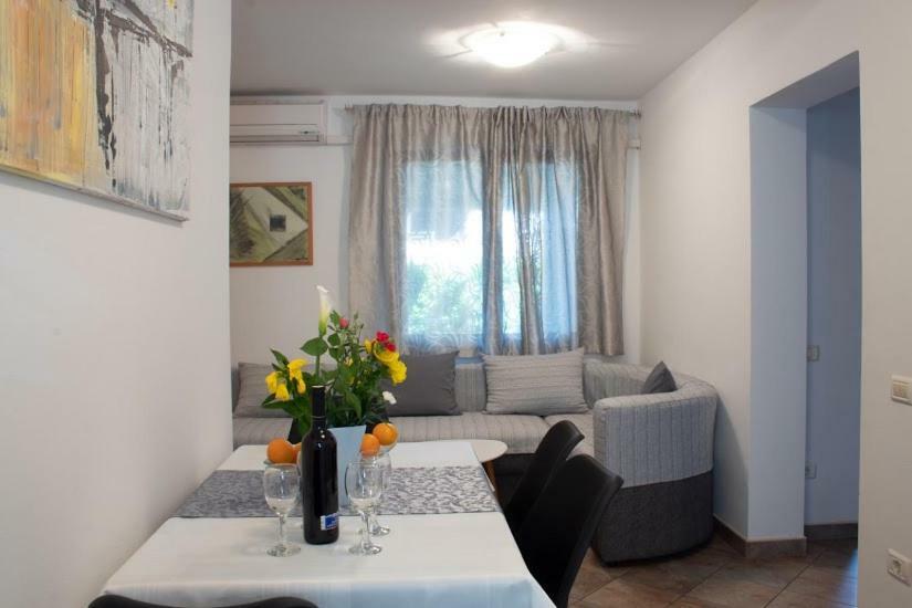 Apartment Katia Pula Bagian luar foto