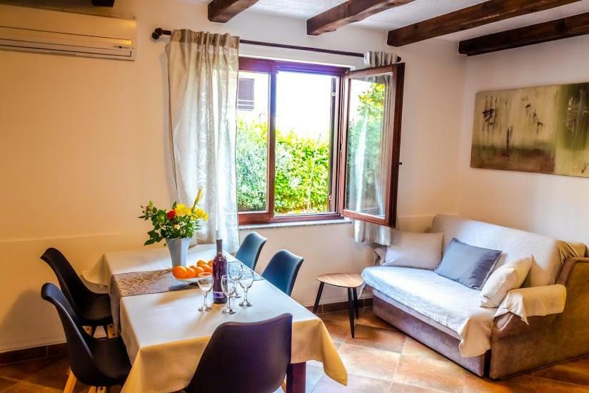 Apartment Katia Pula Bagian luar foto