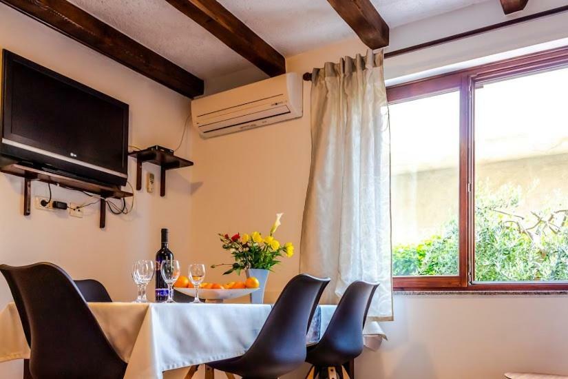 Apartment Katia Pula Bagian luar foto
